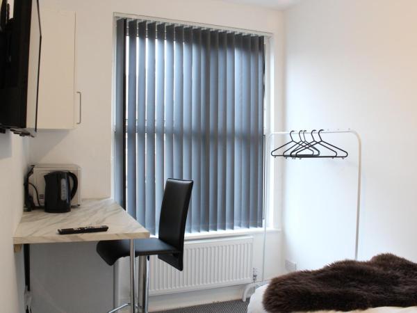 St Peter's Shared House : photo 1 de la chambre chambre simple avec salle de bains commune