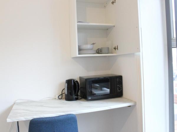 St Peter's Shared House : photo 4 de la chambre chambre double avec salle de bains commune