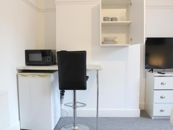 St Peter's Shared House : photo 3 de la chambre chambre double avec salle de bains commune