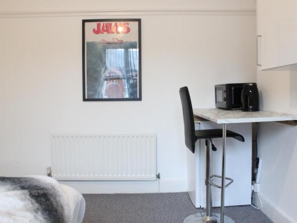 St Peter's Shared House : photo 1 de la chambre chambre double avec salle de bains commune