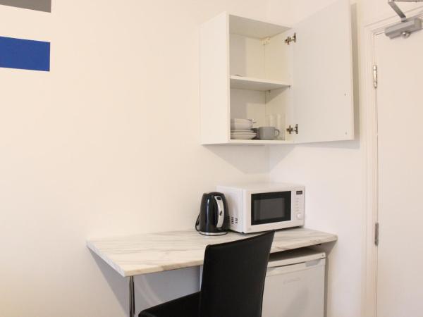 St Peter's Shared House : photo 8 de la chambre chambre double avec salle de bains commune