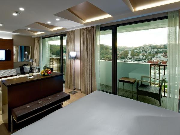 The Grand Tarabya Hotel : photo 2 de la chambre suite junior de luxe - vue sur port de plaisance