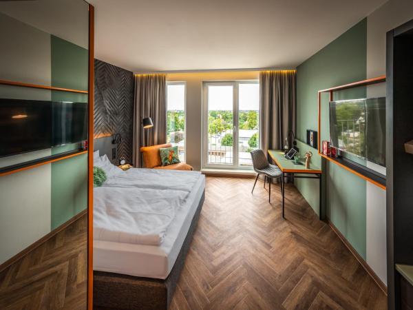 LOGINN Hotel Berlin Airport : photo 9 de la chambre appartement