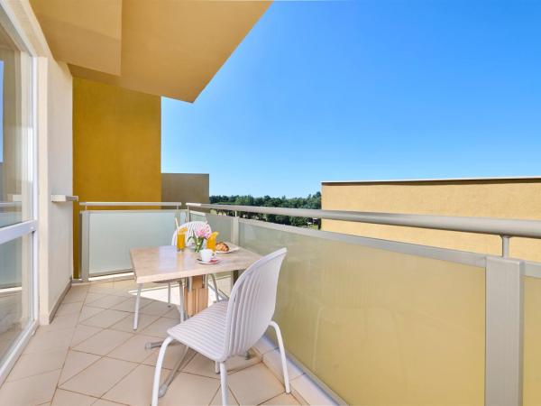 Hotel Garden Istra Plava Laguna : photo 4 de la chambre suite avec balcon