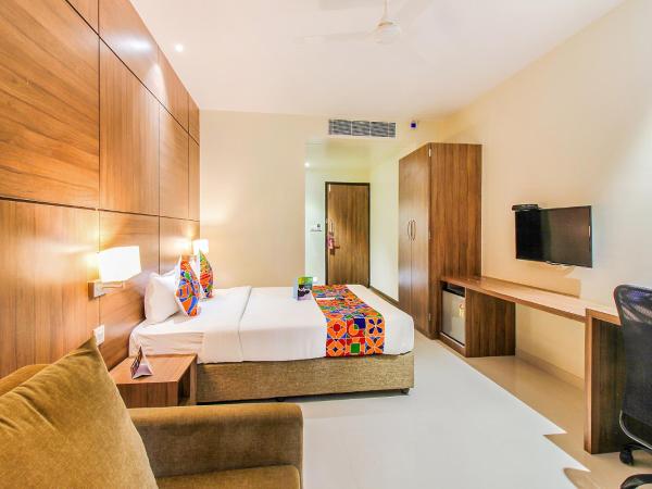 FabHotel RK International : photo 2 de la chambre chambre triple exécutive