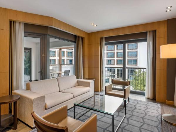 Radisson Blu Hotel & Spa, Istanbul Tuzla : photo 6 de la chambre suite hammam avec sauna et terrasse