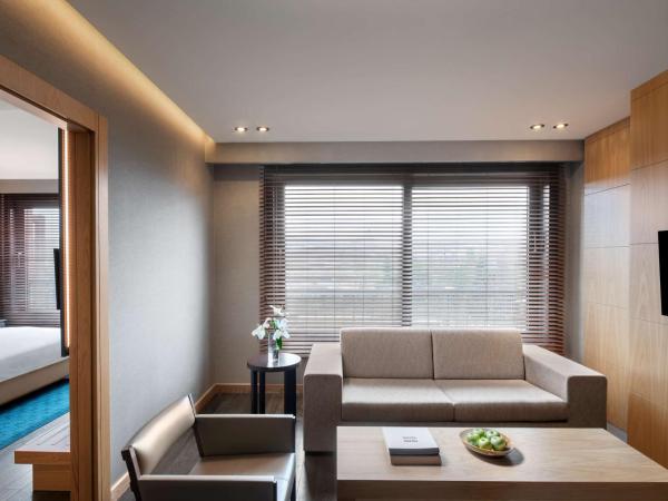 Radisson Blu Hotel & Spa, Istanbul Tuzla : photo 4 de la chambre suite piscine avec sauna et jardin