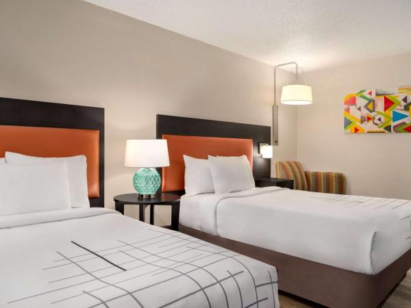 La Quinta Inn by Wyndham Columbus Airport Area : photo 5 de la chambre chambre double de luxe avec 2 lits doubles 