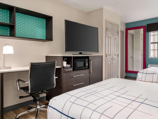 La Quinta Inn by Wyndham Columbus Airport Area : photo 2 de la chambre chambre double de luxe avec 2 lits doubles 