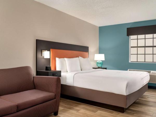 La Quinta Inn by Wyndham Columbus Airport Area : photo 1 de la chambre chambre lit king-size deluxe