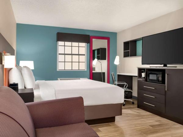 La Quinta Inn by Wyndham Columbus Airport Area : photo 3 de la chambre chambre lit king-size deluxe