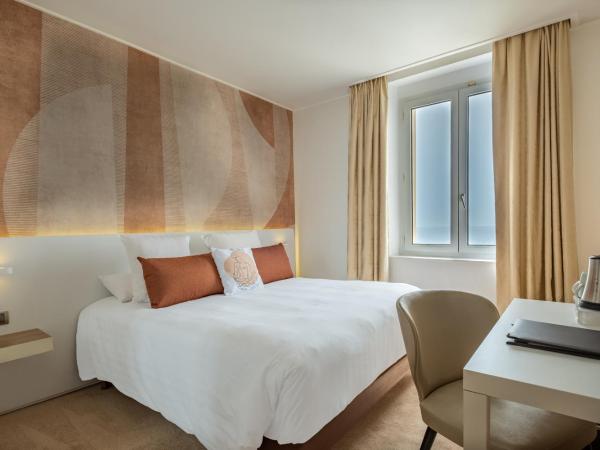 Best Western Premier Hotel Prince de Galles : photo 5 de la chambre chambre lit queen-size confort - vue sur mer