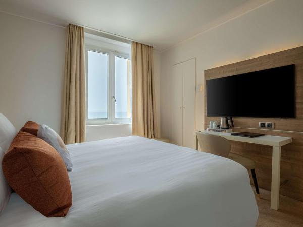 Best Western Premier Hotel Prince de Galles : photo 1 de la chambre chambre lit queen-size confort - vue sur mer