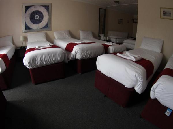 Fairmount Hotel : photo 5 de la chambre chambre familiale avec salle de bains