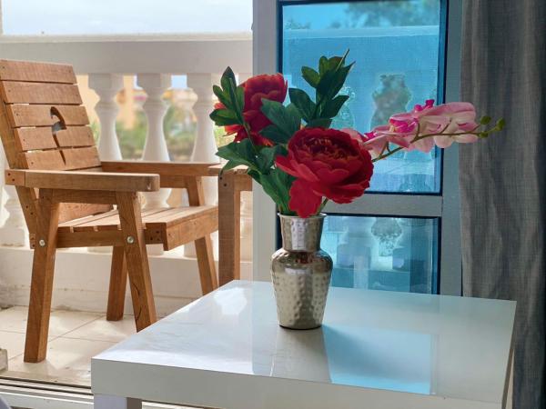 Comfortable Private Rooms in Compound Housing : photo 3 de la chambre chambre double avec salle de bains commune