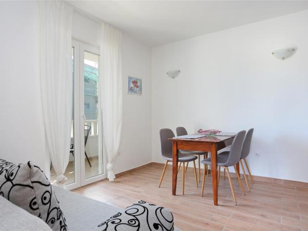 Apartments and rooms with parking space Rogoznica - 19786 : photo 7 de la chambre appartement 1 chambre avec balcon et vue sur mer