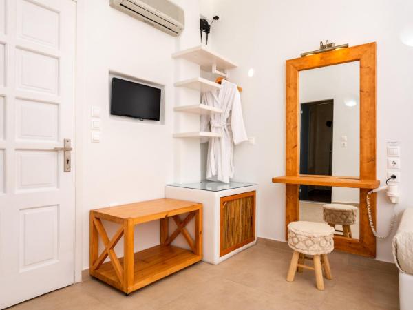 Hotel Thira : photo 3 de la chambre chambre triple