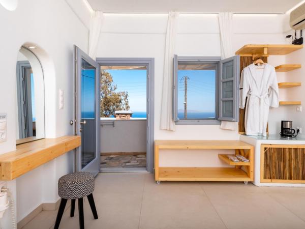 Hotel Thira : photo 10 de la chambre chambre triple