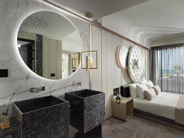 Nautilux Rethymno by Mage Hotels : photo 2 de la chambre suite nautilux avec bain à remous - vue sur mer