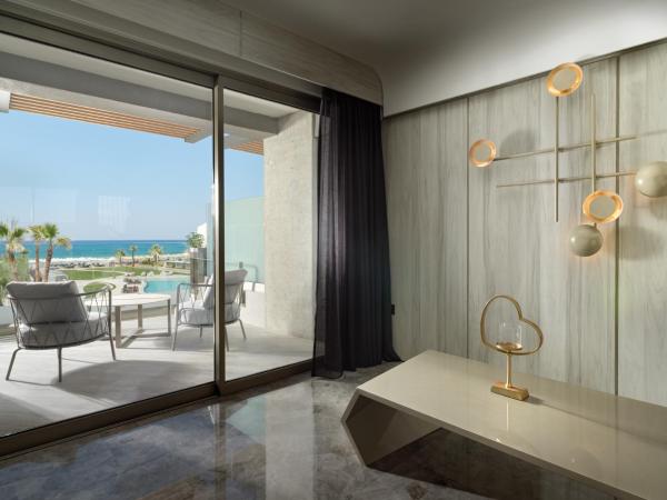 Nautilux Rethymno by Mage Hotels : photo 5 de la chambre suite nautilux avec bain à remous - vue sur mer