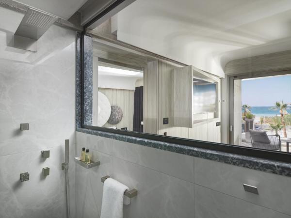 Nautilux Rethymno by Mage Hotels : photo 6 de la chambre suite nautilux avec bain à remous - vue sur mer