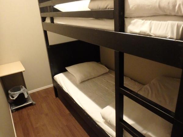 Economy Hotel Hoteiya : photo 3 de la chambre chambre lits jumeaux avec salle de bains commune