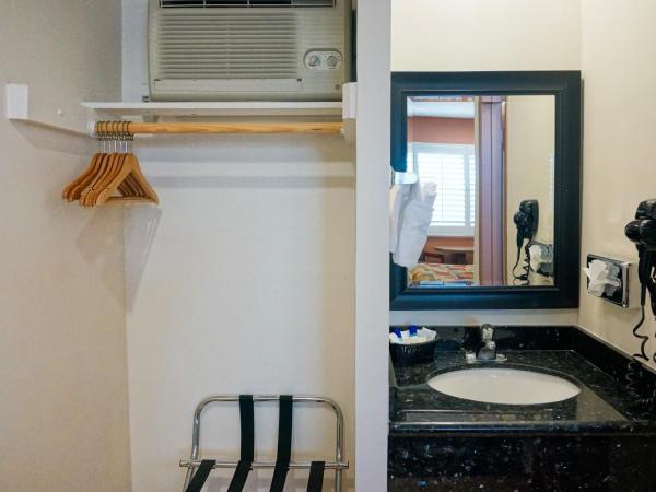 Dunes Inn - Sunset : photo 2 de la chambre chambre double avec 2 lits doubles