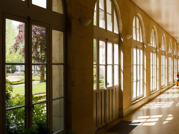 Espace Bernadette Soubirous Nevers : photo 2 de la chambre chambre lits jumeaux avec salle de bains privative