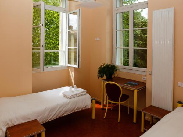 Espace Bernadette Soubirous Nevers : photo 2 de la chambre chambre lits jumeaux pour personnes à mobilité réduite