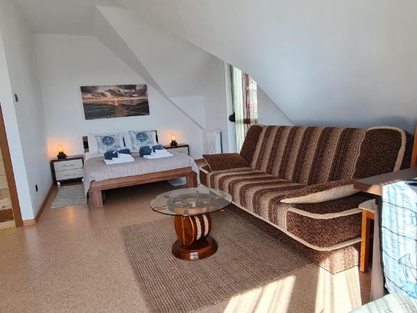 Villa Kapitańska : photo 4 de la chambre chambre double supérieure avec salle de bains privative et balcon