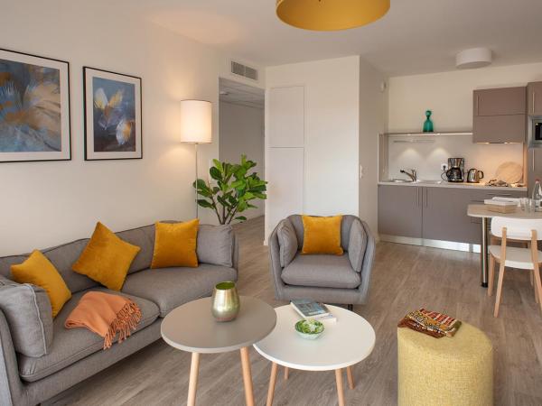 Résidence services seniors DOMITYS LES EAUX VIVES : photo 3 de la chambre appartement 2 chambres