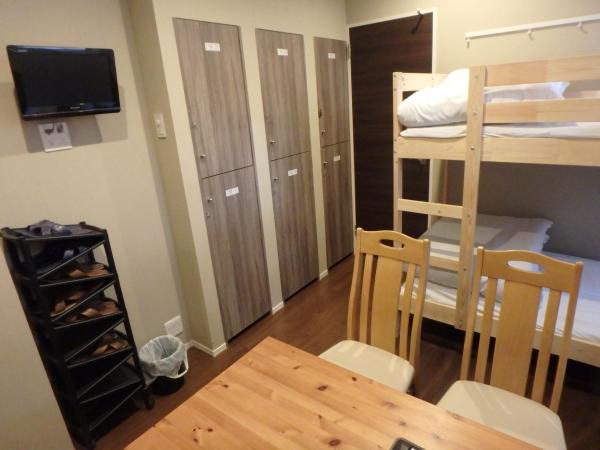 Economy Hotel Hoteiya : photo 3 de la chambre chambre quadruple Économique avec salle de bains commune