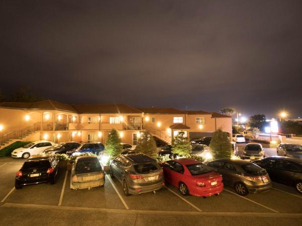 Kings Of Riccarton Motel : photo 9 de la chambre studio avec baignoire spa