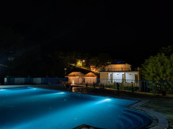 Hill View Resort by Rudrakshi : photo 4 de la chambre chambre familiale deluxe