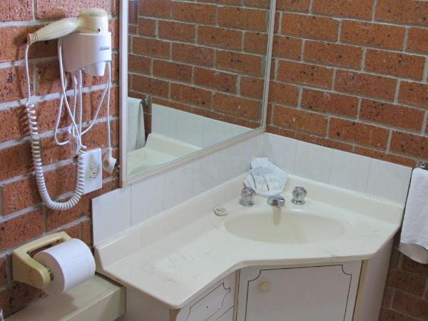 Greenslopes Motor Inn : photo 4 de la chambre chambre lit queen-size