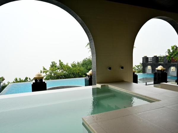 The Green Gate Resort Mulshi : photo 1 de la chambre sapphire royal suite - no stags allowed