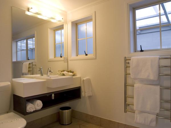 Silver Fern Rotorua Suites & Spa : photo 9 de la chambre executive one bedroom suite with spa pool