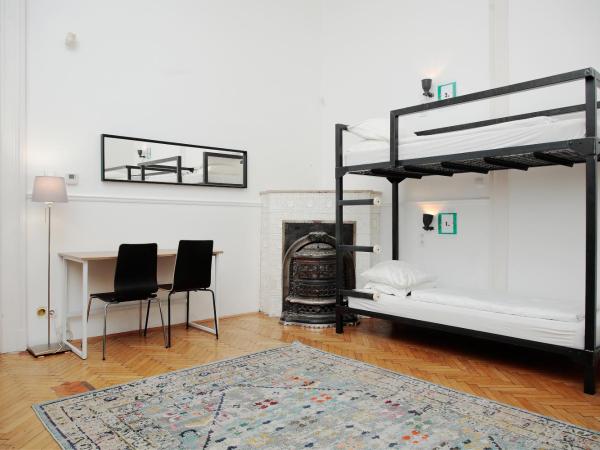 Maverick Ensuites : photo 2 de la chambre lit simple dans un dortoir mixte de 8 lits