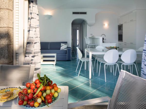 Ischia Blu Resort : photo 9 de la chambre suite avec jacuzzi