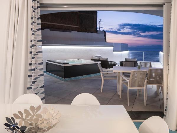 Ischia Blu Resort : photo 3 de la chambre suite avec jacuzzi