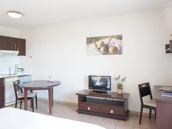Zenitude Hôtel-Résidences Toulon Six Fours : photo 9 de la chambre studio standard