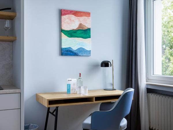 numa I Artol Rooms & Apartments : photo 2 de la chambre large studio with kitchenette