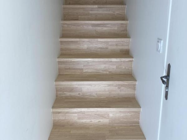 La Maison du Cocher - Chambre indépendante climatisée en Hypercentre - Lit Queen Size : photo 10 de la chambre appartement - vue sur jardin