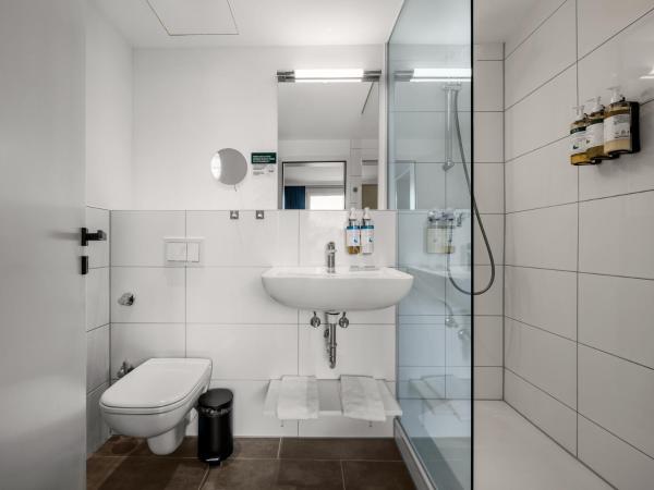 numa I Artol Rooms & Apartments : photo 9 de la chambre large studio with kitchenette and balcony