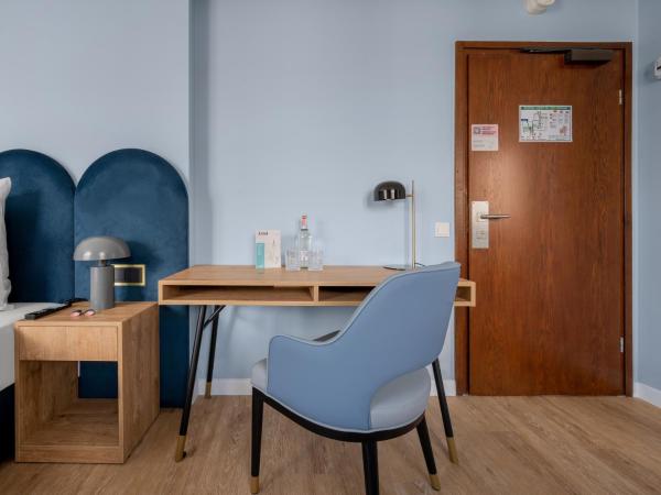 numa I Artol Rooms & Apartments : photo 7 de la chambre large studio with kitchenette and balcony