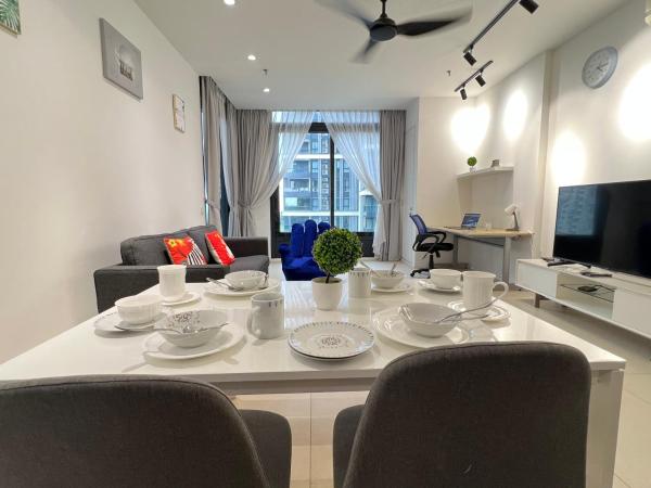 ARCORIS, MONT KIARA by MK HOME : photo 2 de la chambre appartement - vue sur piscine 