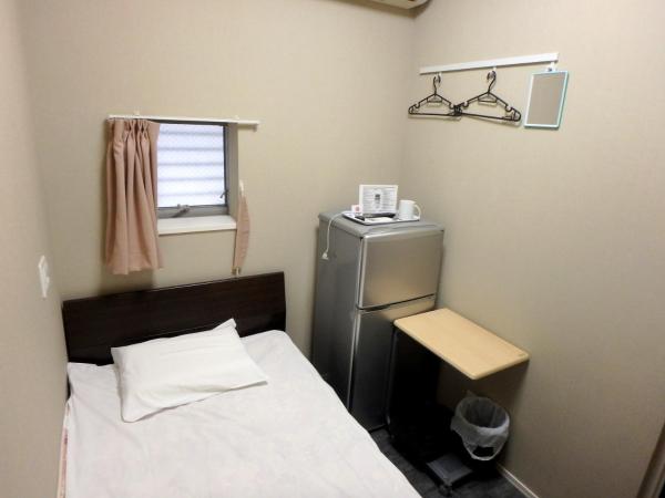 Economy Hotel Hoteiya : photo 3 de la chambre chambre simple avec toilettes et douche communes