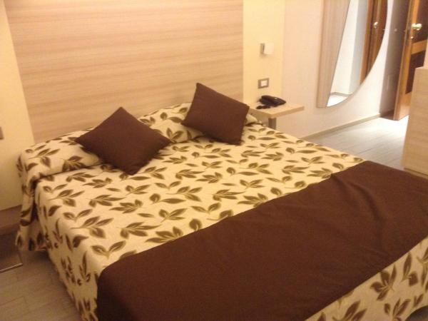 Hotel Holiday- Alla Finestrella : photo 5 de la chambre chambre double