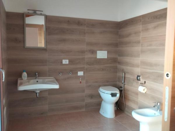 Agriturismo i doni del mandorlo : photo 1 de la chambre chambre double avec salle de bains privative
