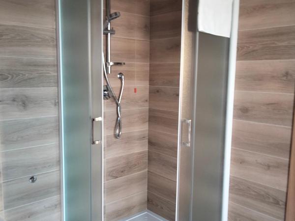 Agriturismo i doni del mandorlo : photo 2 de la chambre chambre double avec salle de bains privative